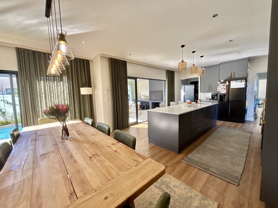 4 Bedroom Property for Sale in Sandown Western Cape
